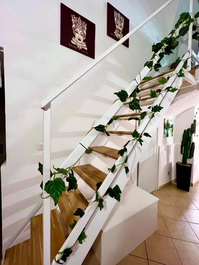 Ursino Holiday Apartment Aeroporto di Catania Fontana Rossa Esterno foto