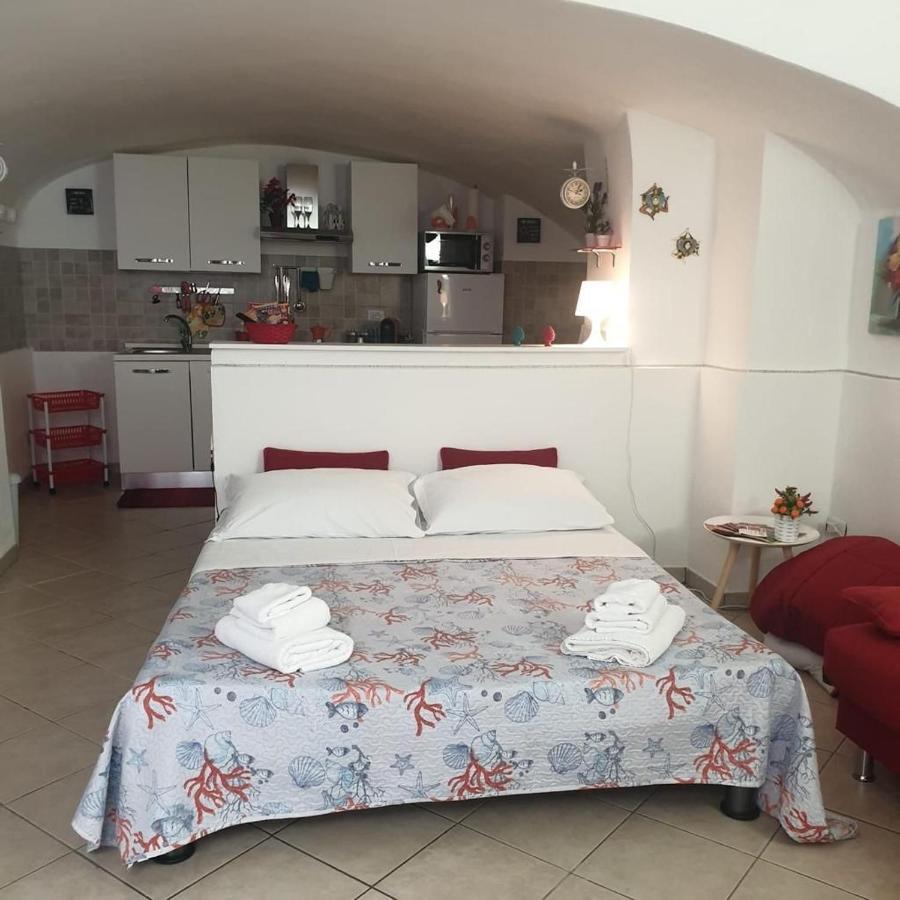 Ursino Holiday Apartment Aeroporto di Catania Fontana Rossa Esterno foto
