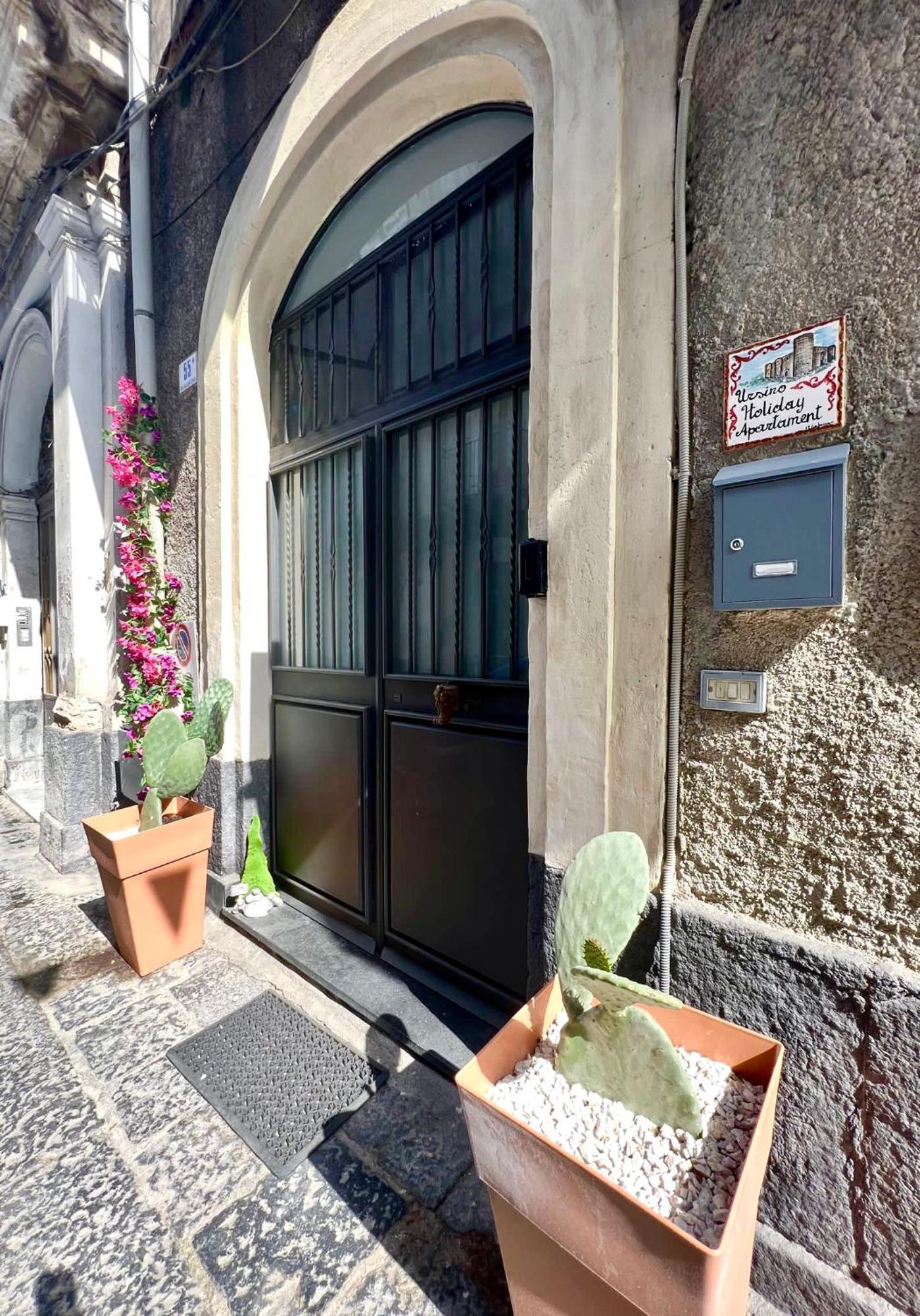 Ursino Holiday Apartment Aeroporto di Catania Fontana Rossa Esterno foto