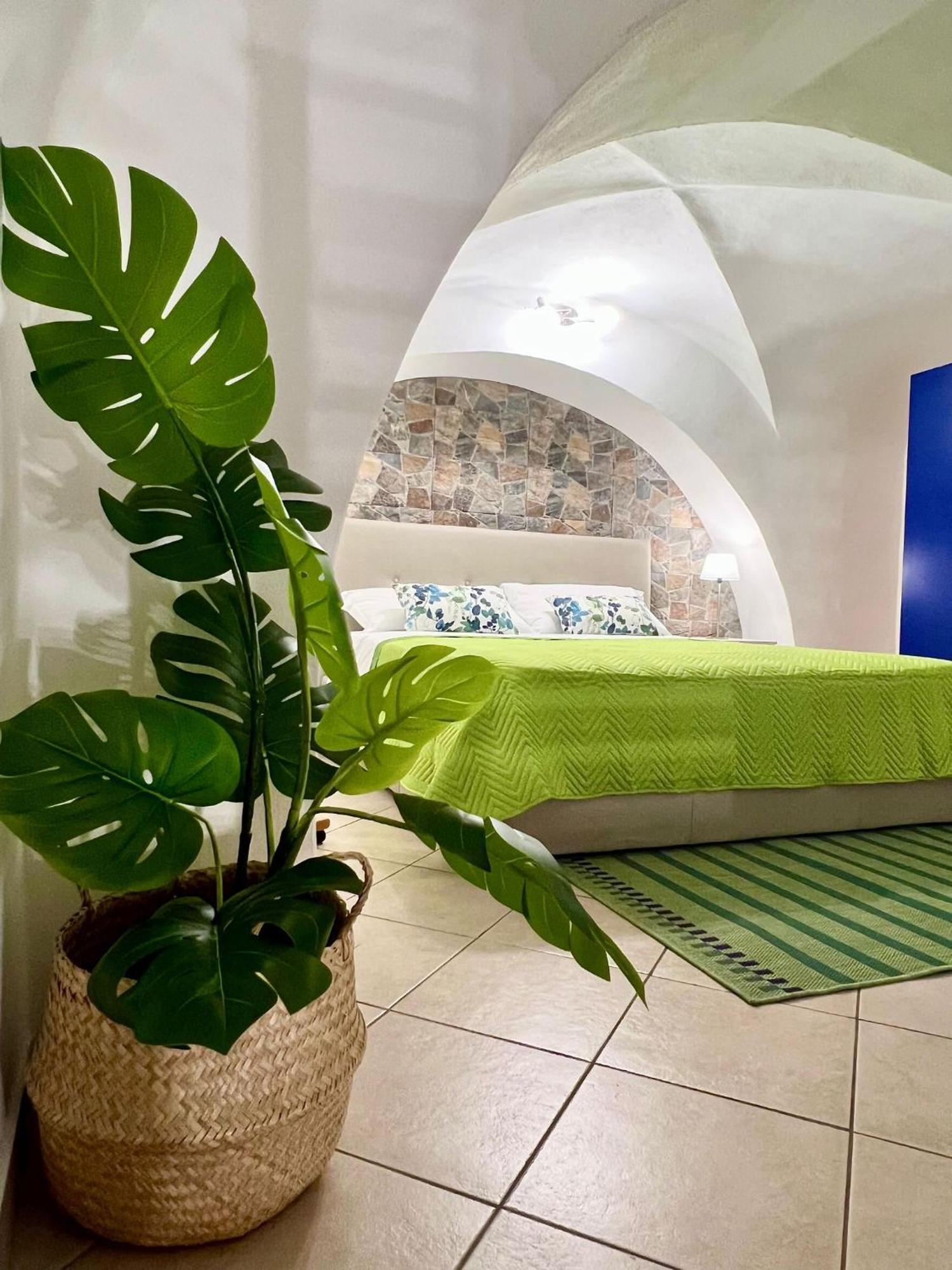 Ursino Holiday Apartment Aeroporto di Catania Fontana Rossa Esterno foto